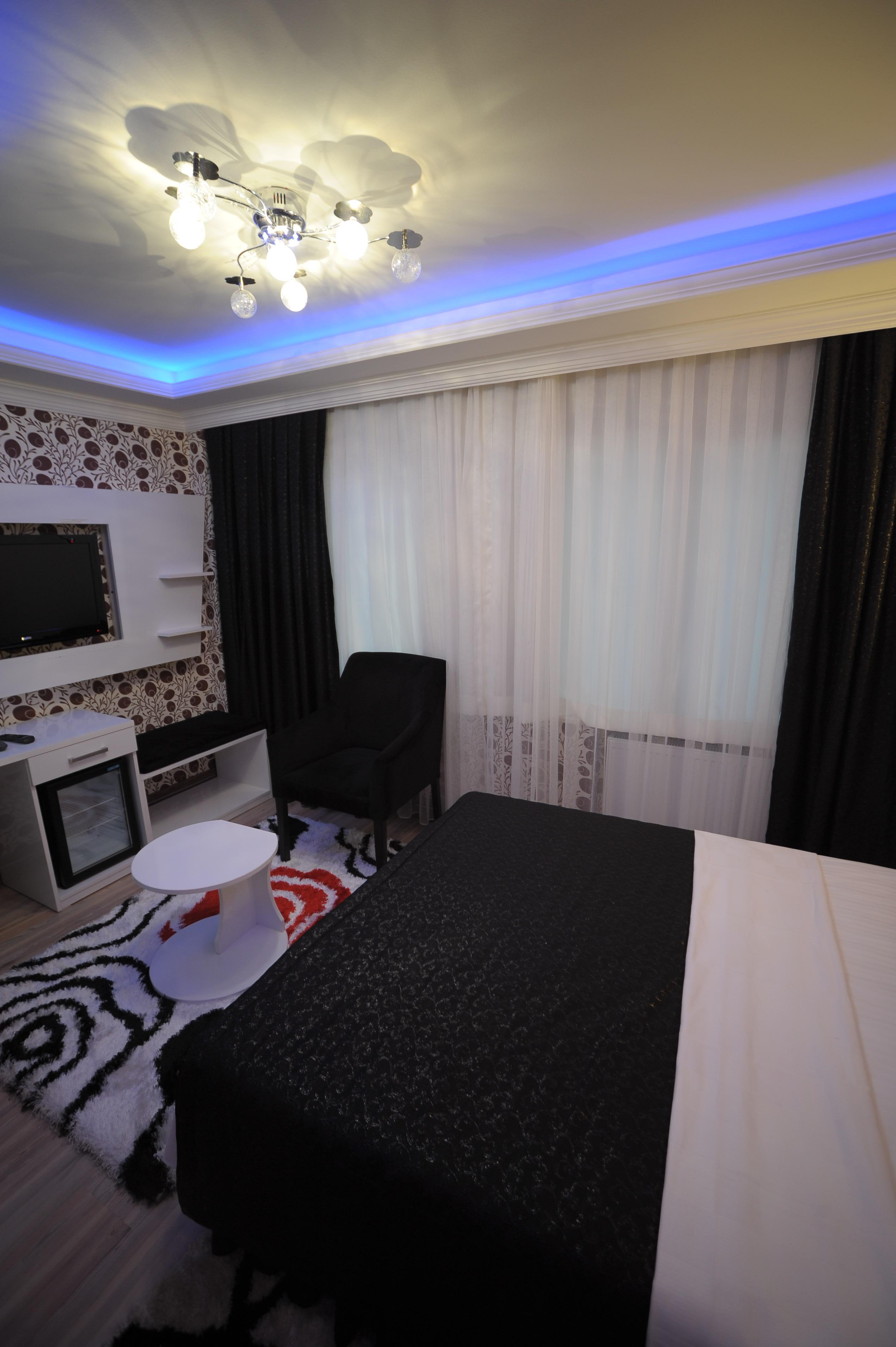 Готель Saray