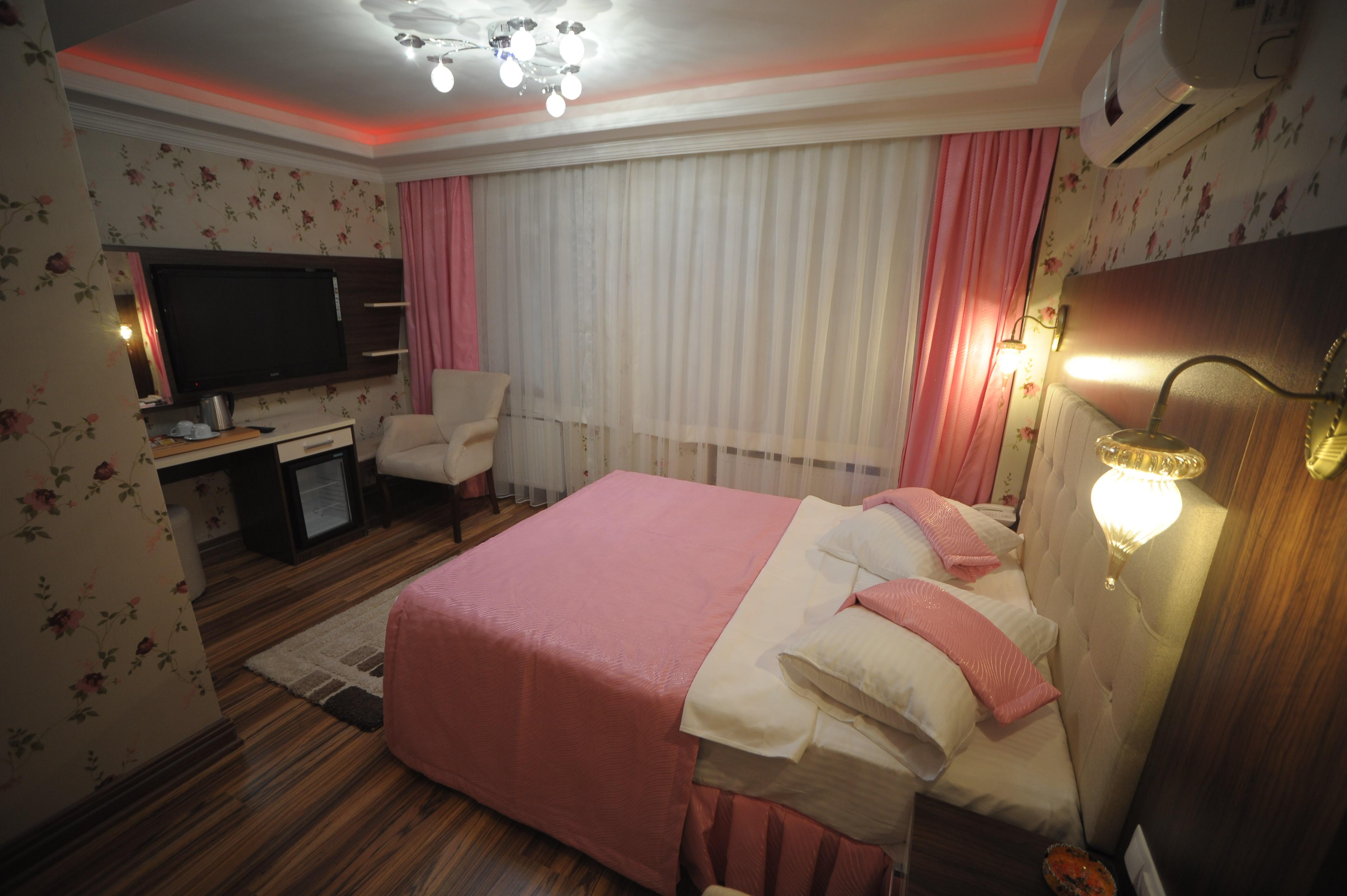 Готель Saray
